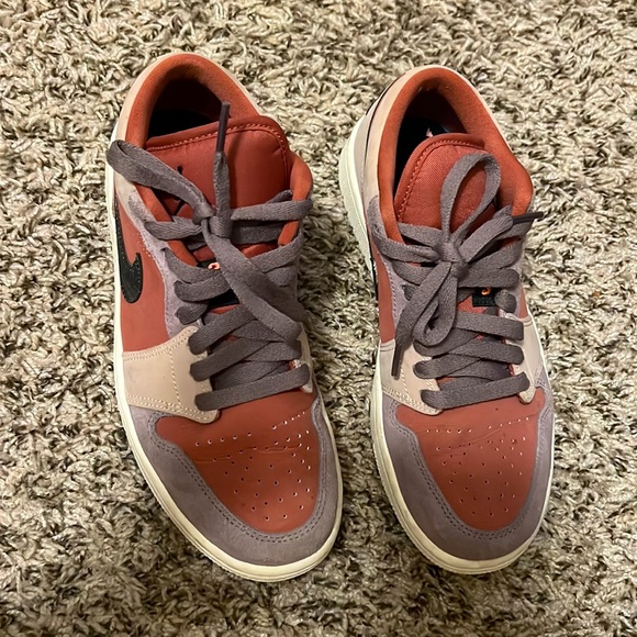Jordan 1 low canyon rust size 7.5 - Picture 2 of 3
